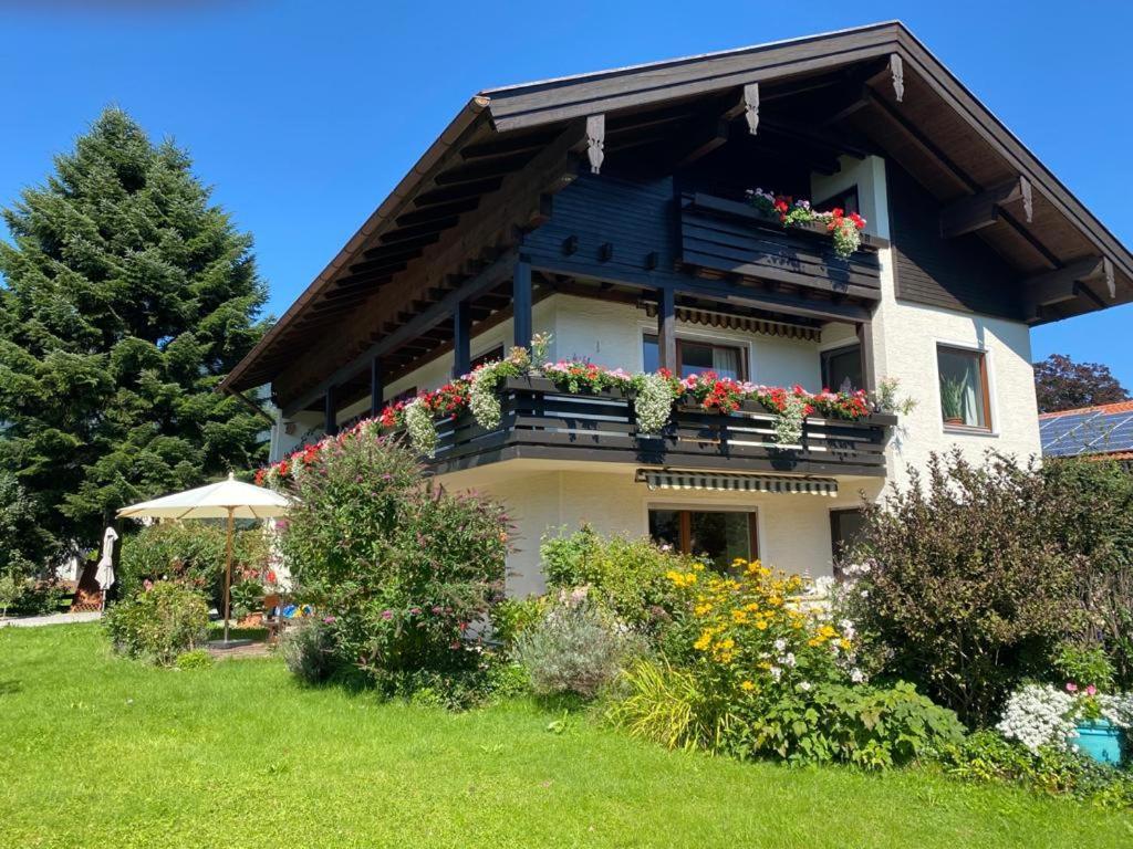 Charmantes Garten-Apartment: Erholung Im Chiemgau Unterwössen Exterior foto